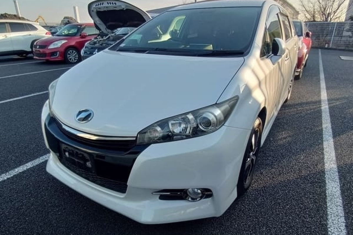 TOYOTA WISH 2016 Г