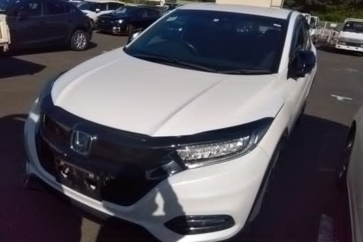 HONDA VEZEL 2020 г